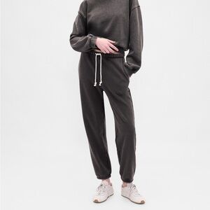 Gap Heavyweight French Terry Slim Joggers